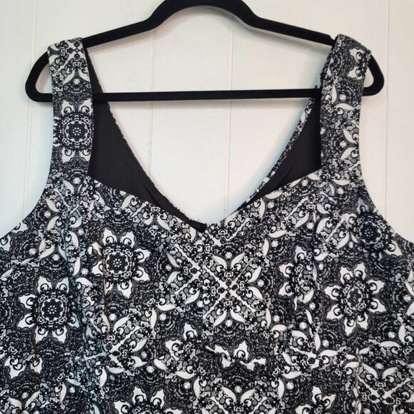 Torrid Black and White Patterned Blouse - Picture 4 of 13